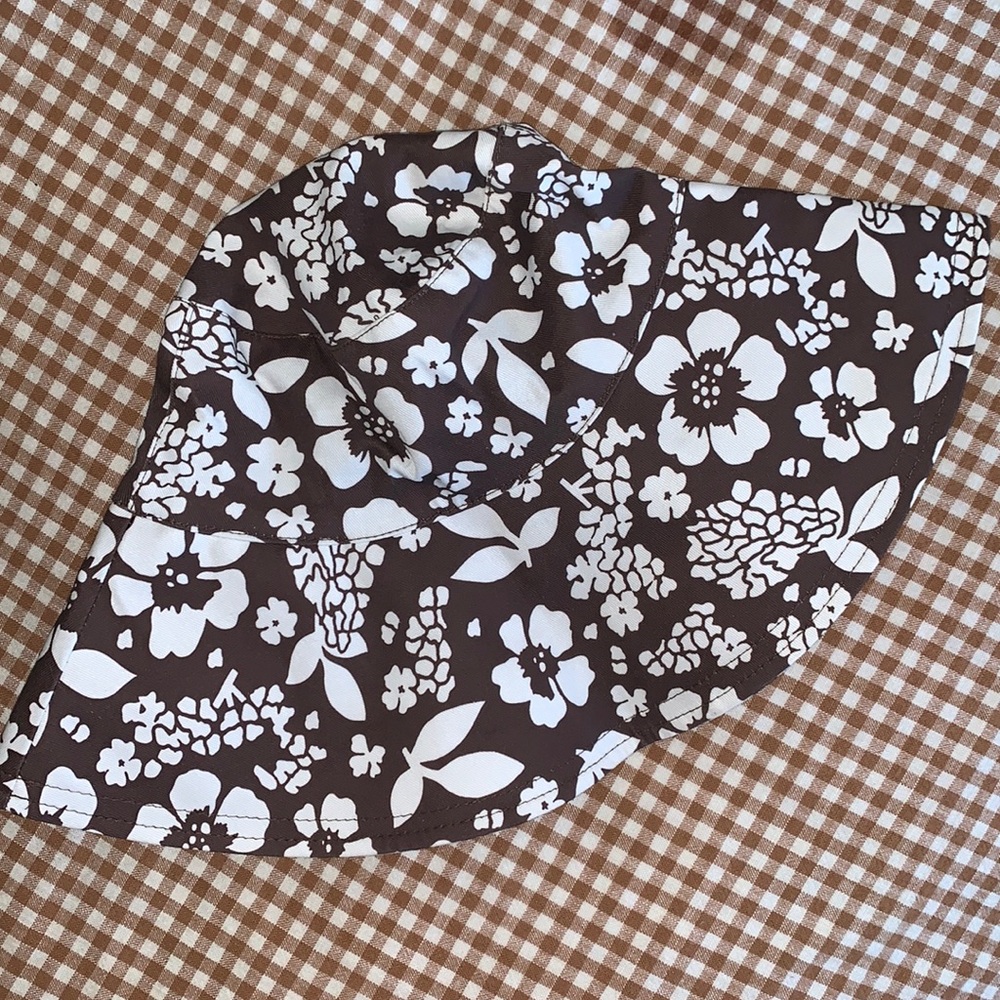 Hawaiian print bucket hat